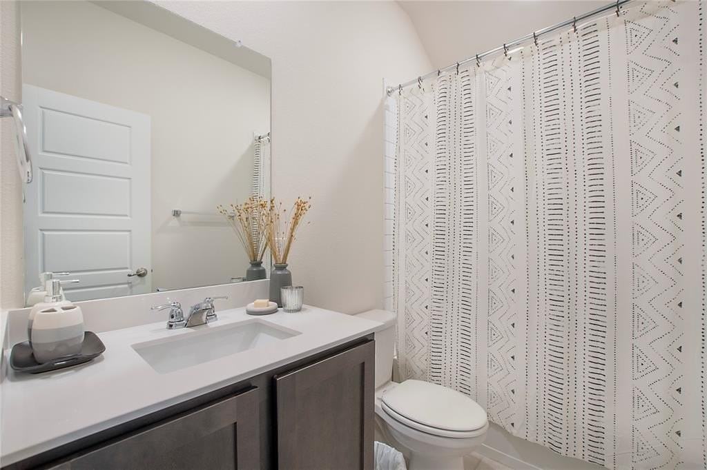 219 Spirehaven Dr - Photo 5 of 29