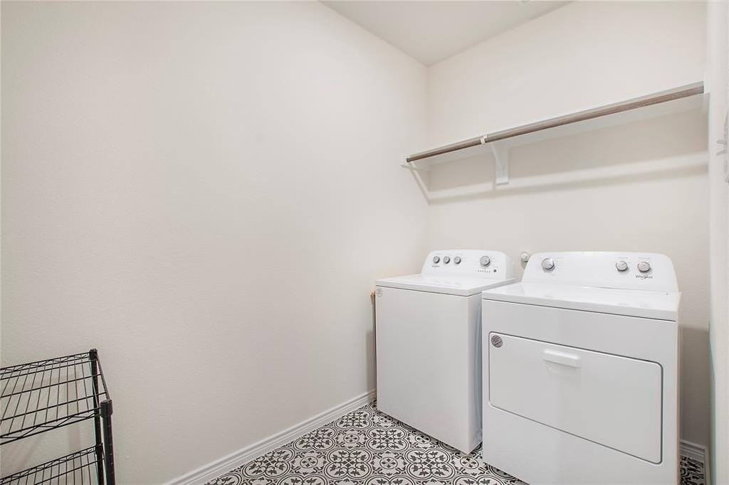 219 Spirehaven Dr - Photo 7 of 29