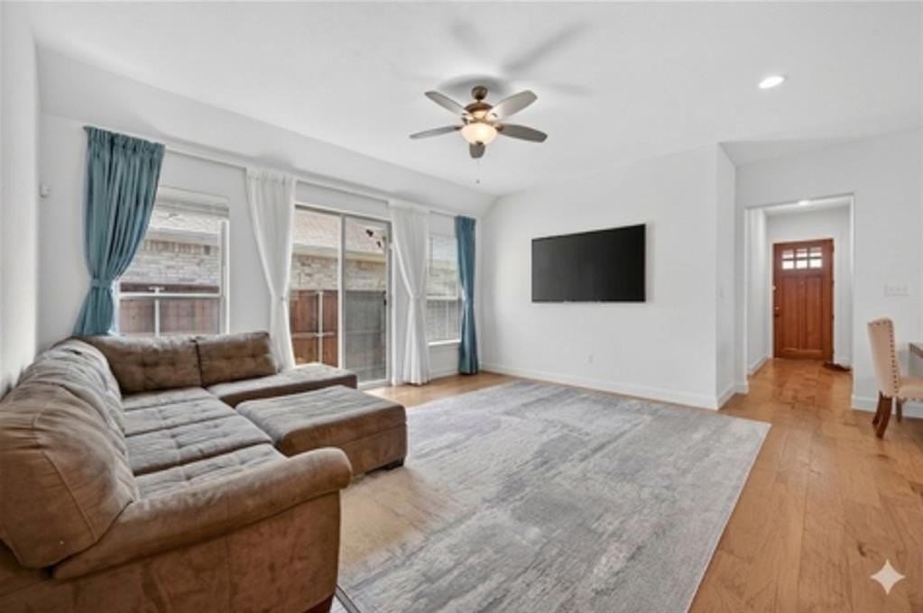 4876 Connor Pl - Photo 4 of 20