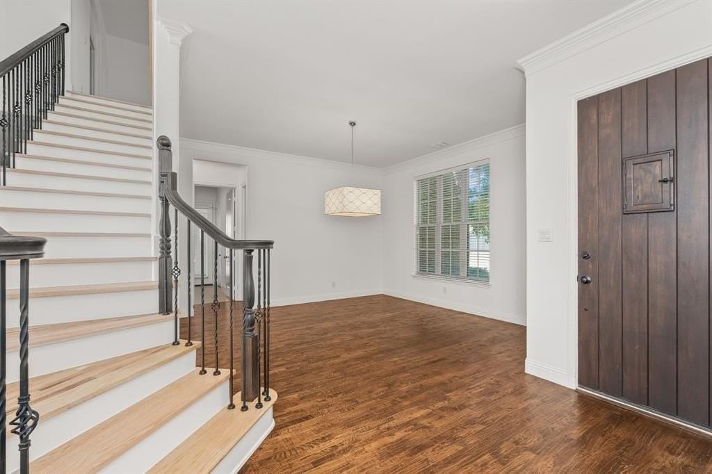 975 Pembrook Ln - Photo 5 of 25