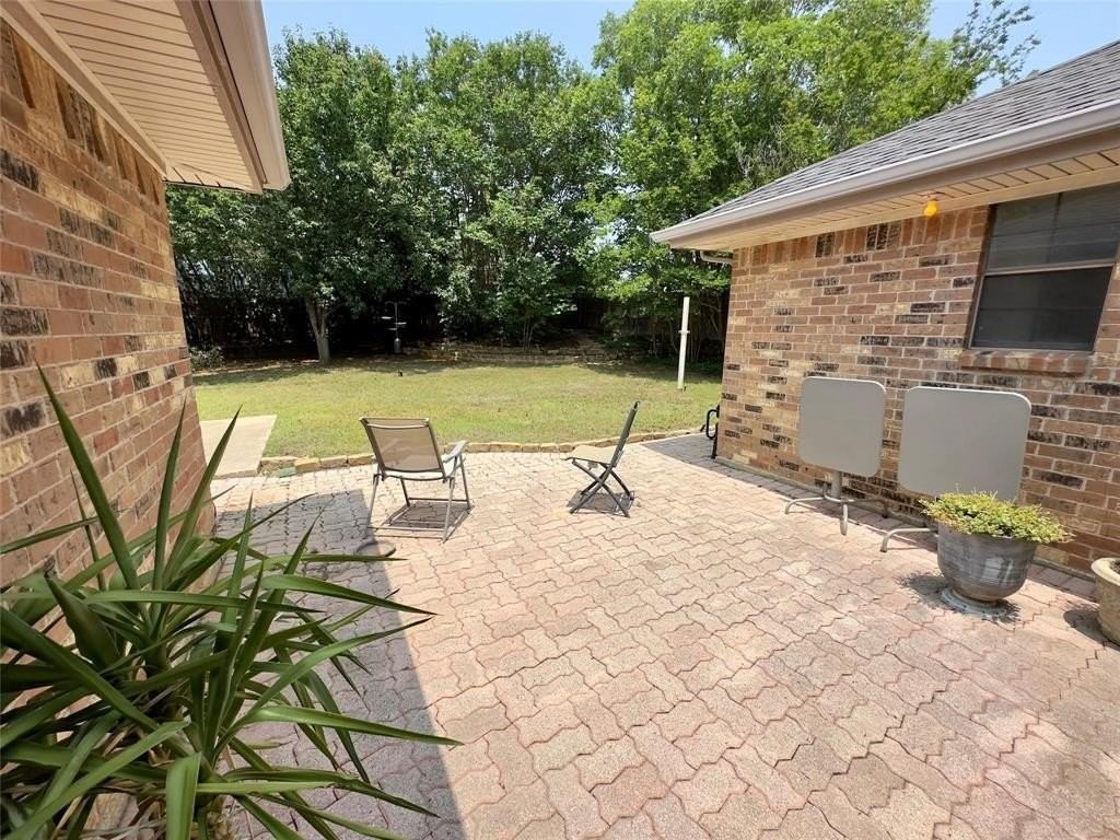 2128 N Aspenwood Dr - Photo 2 of 27