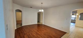 1050 Warbler - Photo 1 of 1