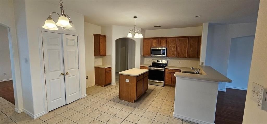 1050 Warbler - Photo 7 of 17