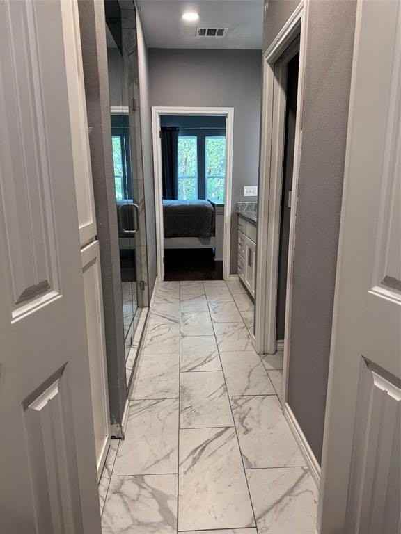 1014 Scenic Dr - Photo 4 of 32