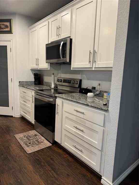 1014 Scenic Dr - Photo 6 of 32