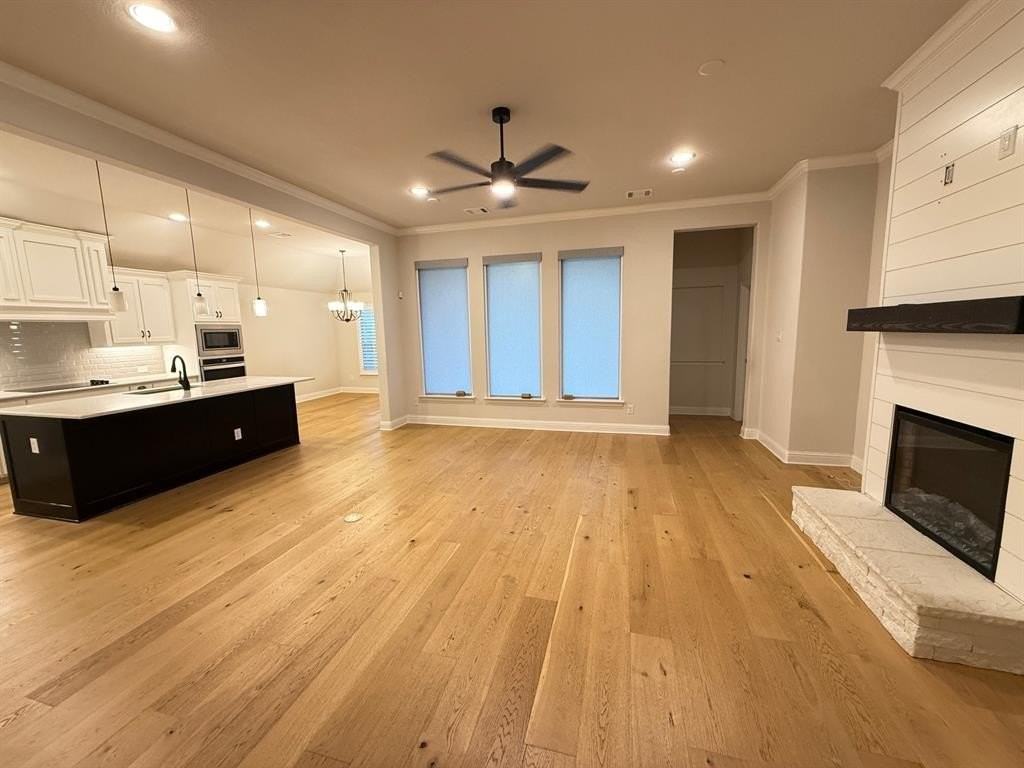 541 Molly Ln - Photo 4 of 19