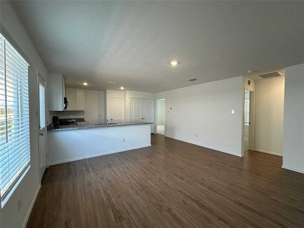 1008 Mountain Laurel Rd - Photo 7 of 21