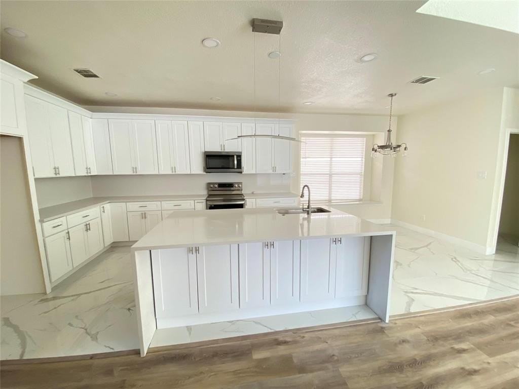 1622 Mineral Springs Dr - Photo 3 of 17