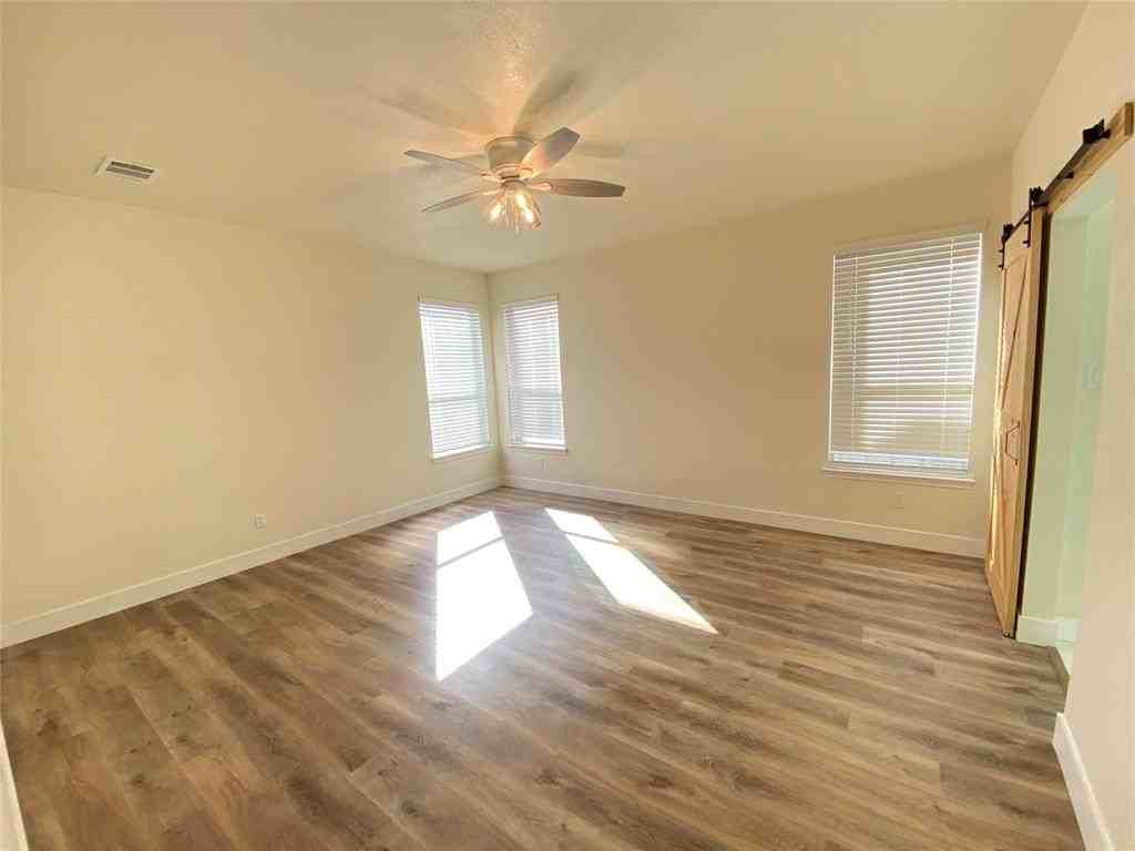 1622 Mineral Springs Dr - Photo 7 of 17