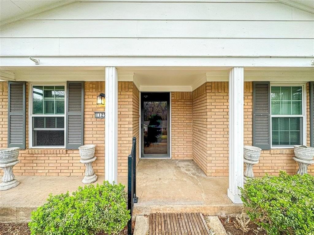 1125 Wedgewood Dr - Photo 3 of 19