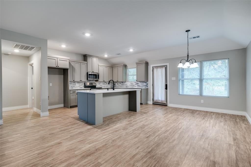 2734 Waters Edge - Photo 7 of 25