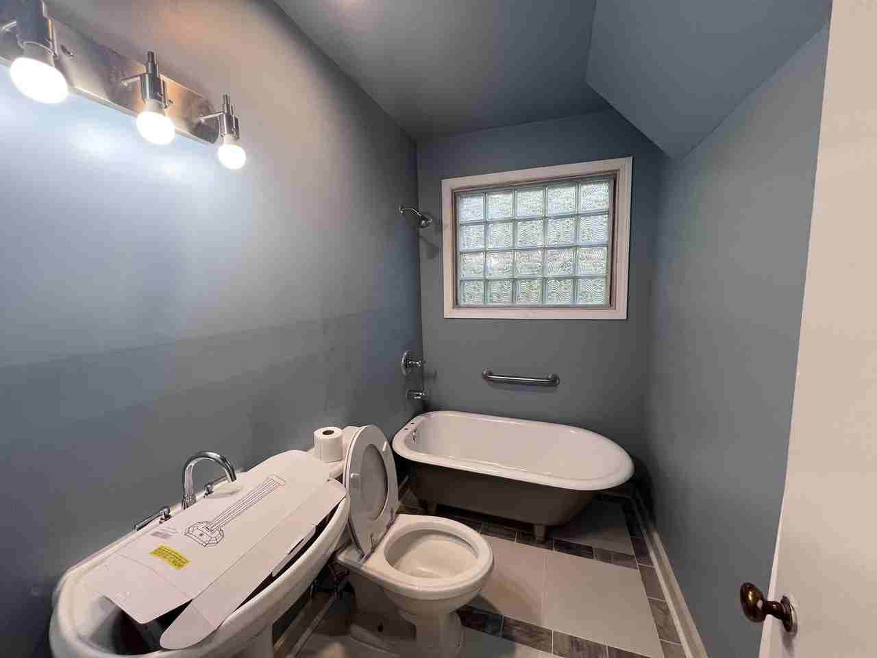 2040 Cambridge Ave #1 - Photo 3 of 7