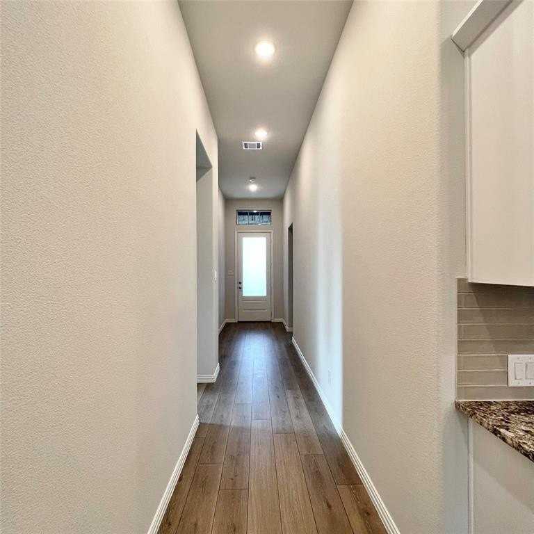 1310 Sundance Ln - Photo 3 of 31