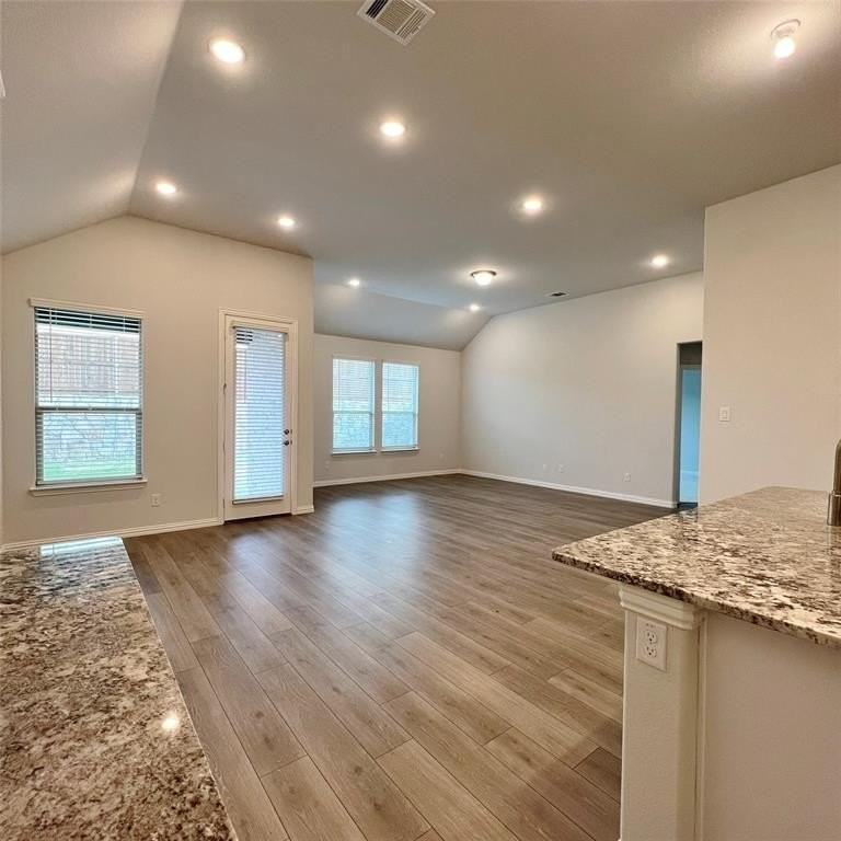 1310 Sundance Ln - Photo 4 of 31