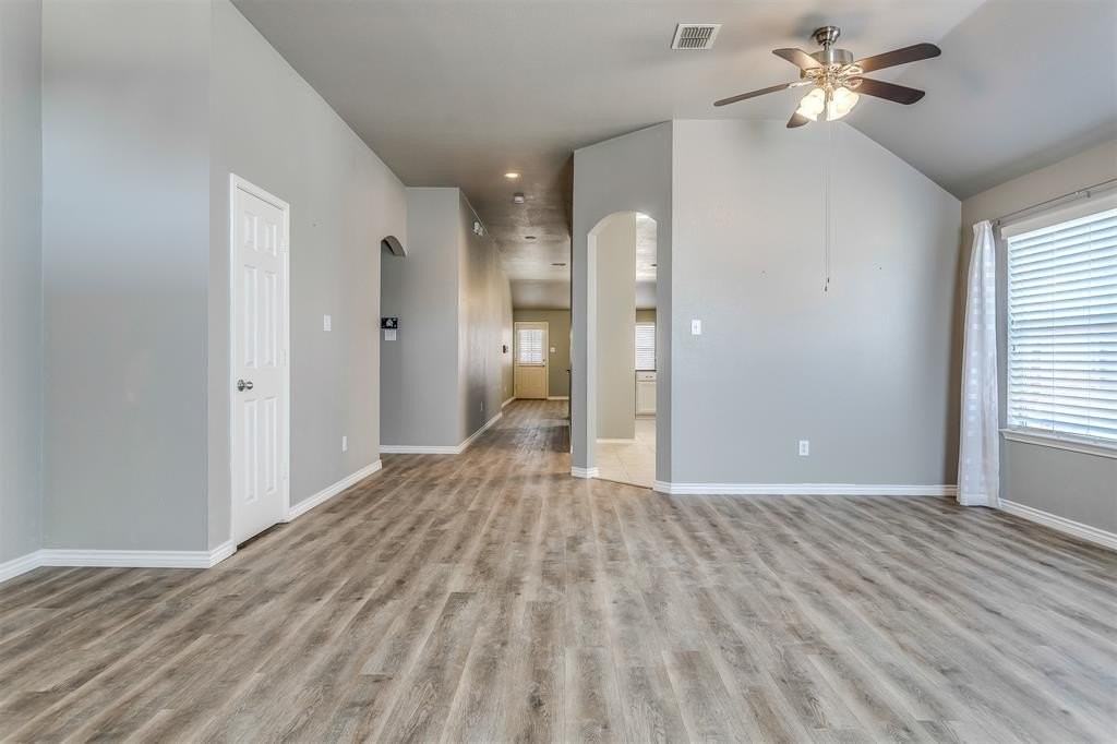 3611 Redwood Cir - Photo 5 of 28