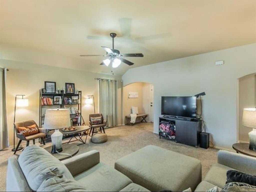 108 Halifax Cir - Photo 4 of 25