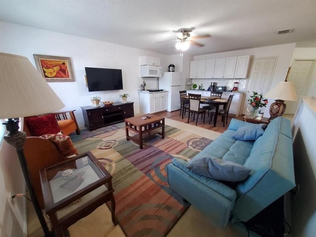 3410 Clydesdale Dr - Photo 2 of 9