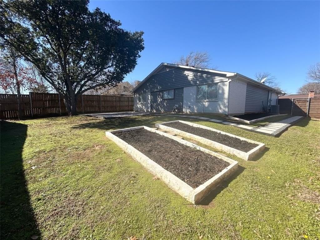 3016 Oakridge Dr - Photo 6 of 20