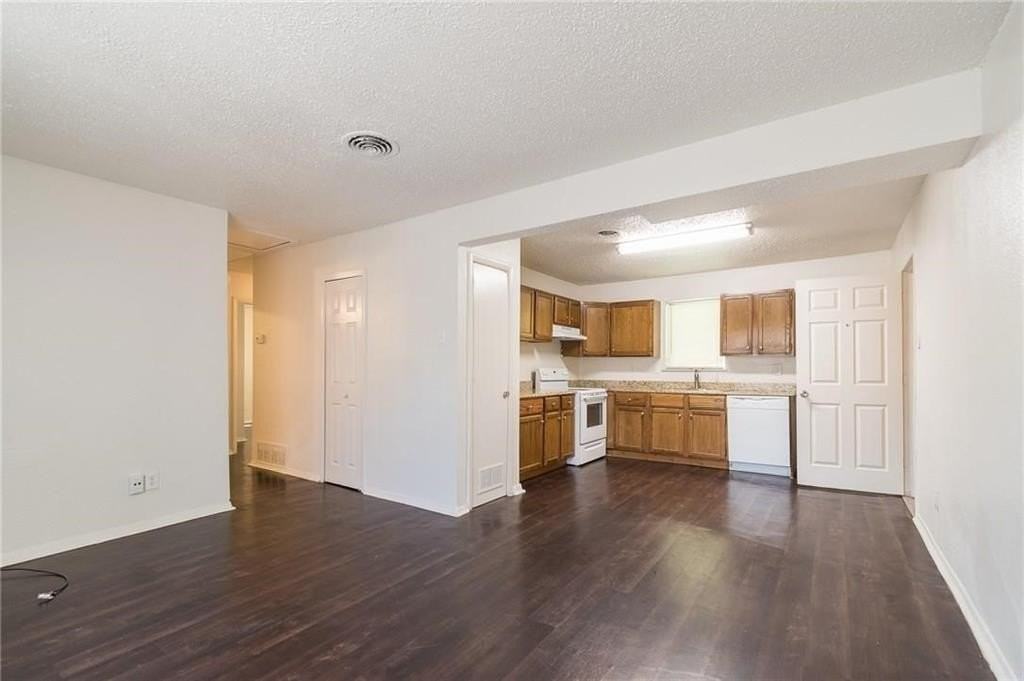 2045 Avis Cir - Photo 6 of 16