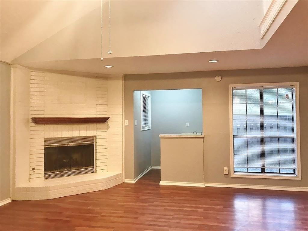 1129 Bent Oaks Dr - Photo 3 of 16