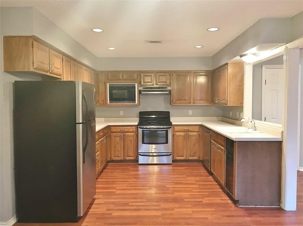 1129 Bent Oaks Dr - Photo 6 of 16