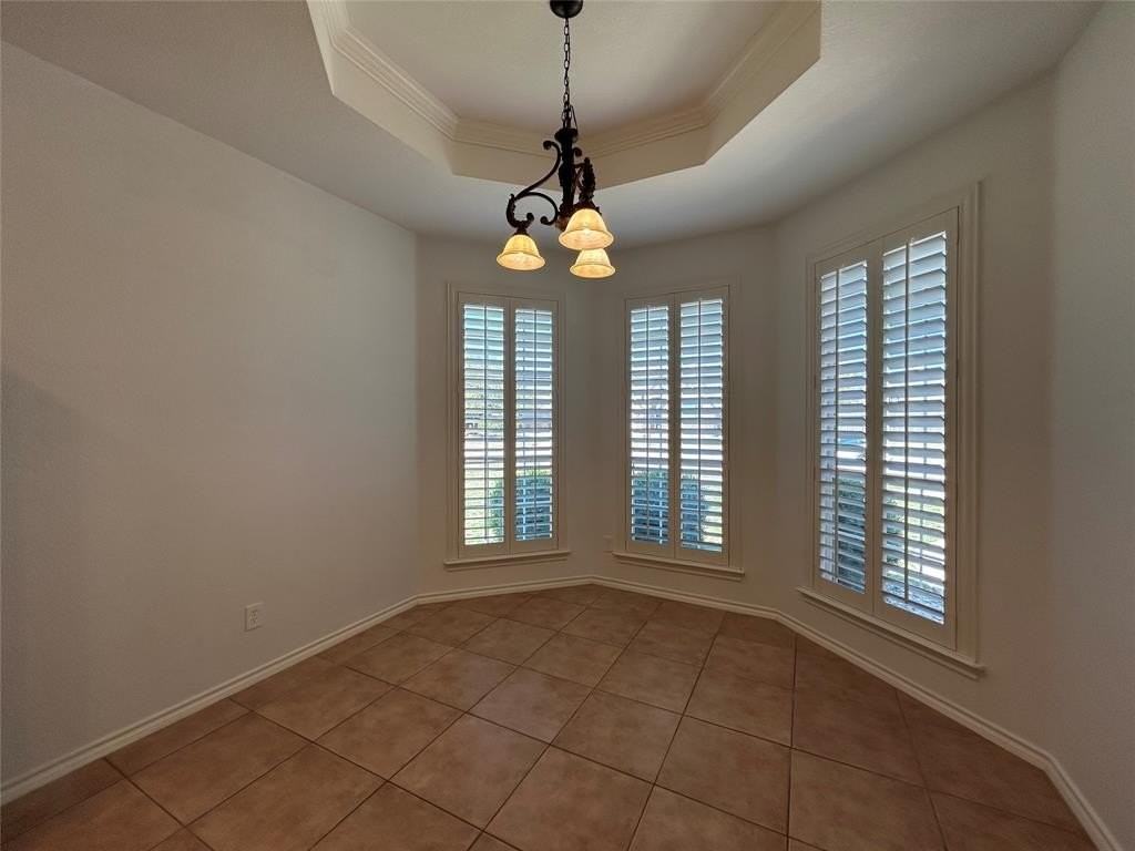 8445 Arroyo Ln - Photo 7 of 31