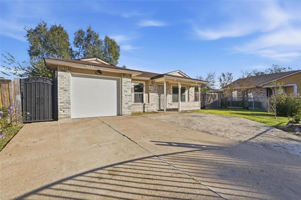 9420 Kerrville St - Photo 5 of 31