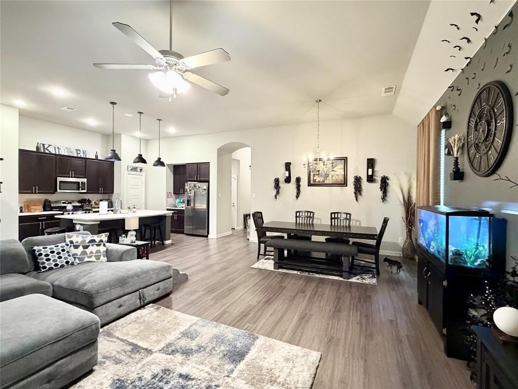 1593 Kessler Dr - Photo 4 of 19