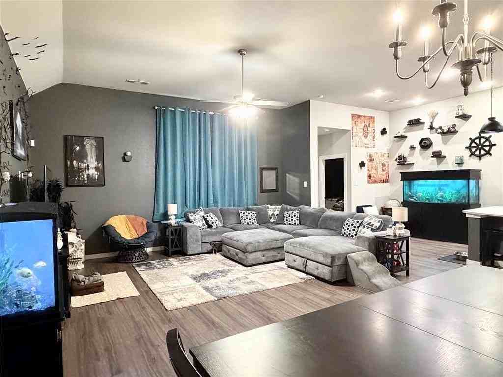 1593 Kessler Dr - Photo 5 of 19