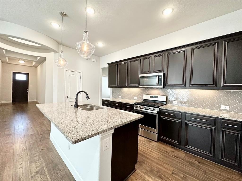 1556 Kessler Dr - Photo 3 of 22