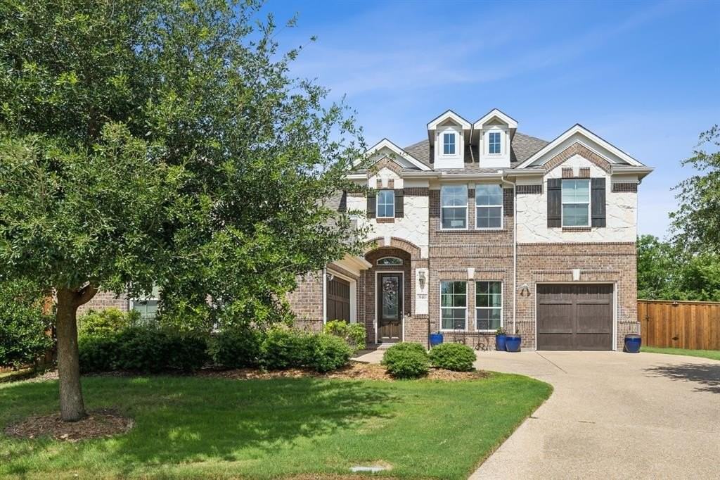 940 Abbott Ln - Photo 2 of 37