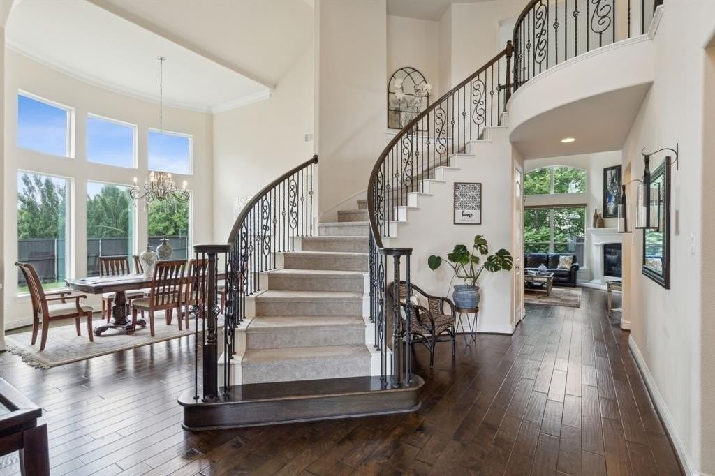 940 Abbott Ln - Photo 4 of 37