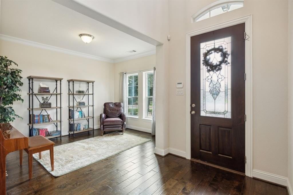 940 Abbott Ln - Photo 5 of 37