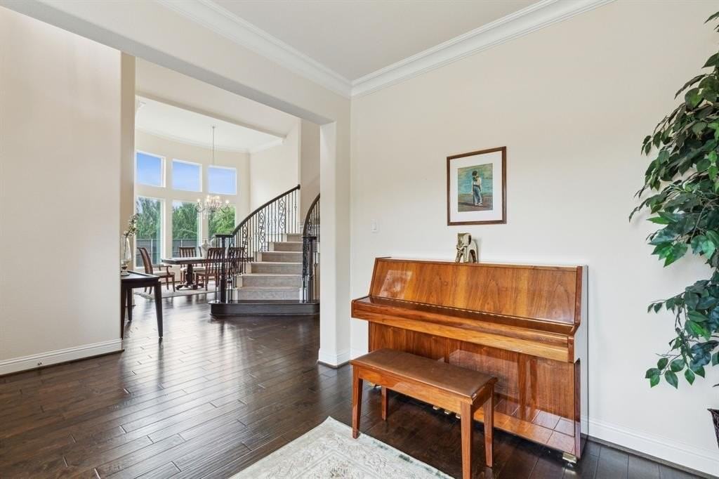 940 Abbott Ln - Photo 7 of 37