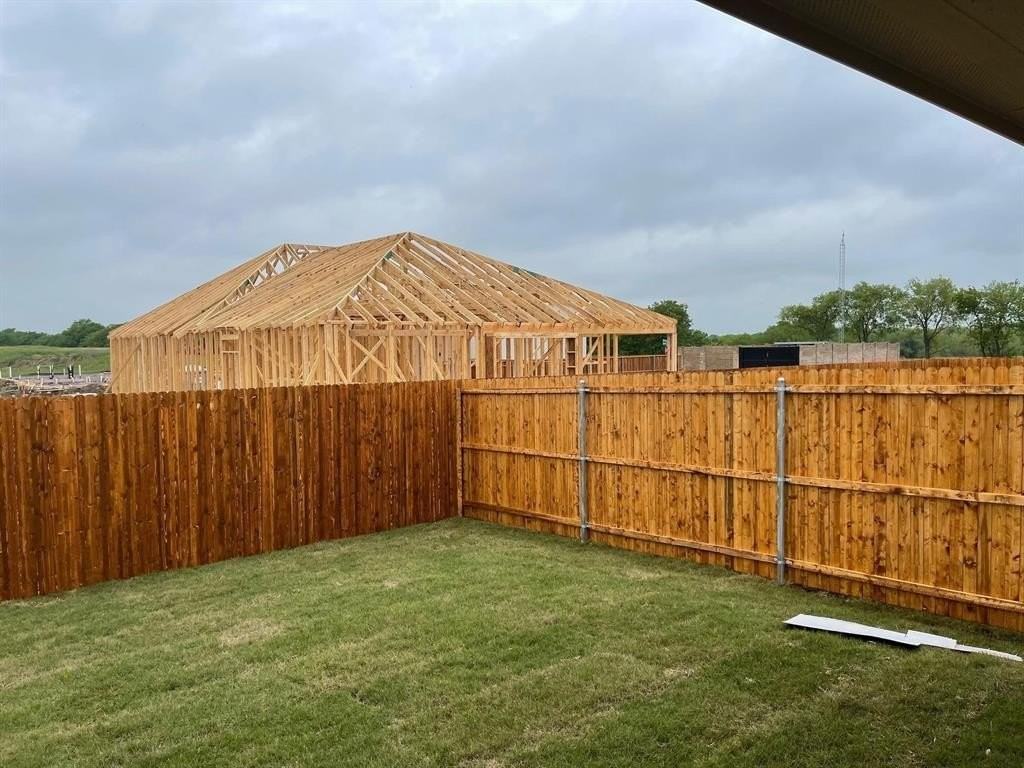 5405 Fairdale Dr - Photo 4 of 22