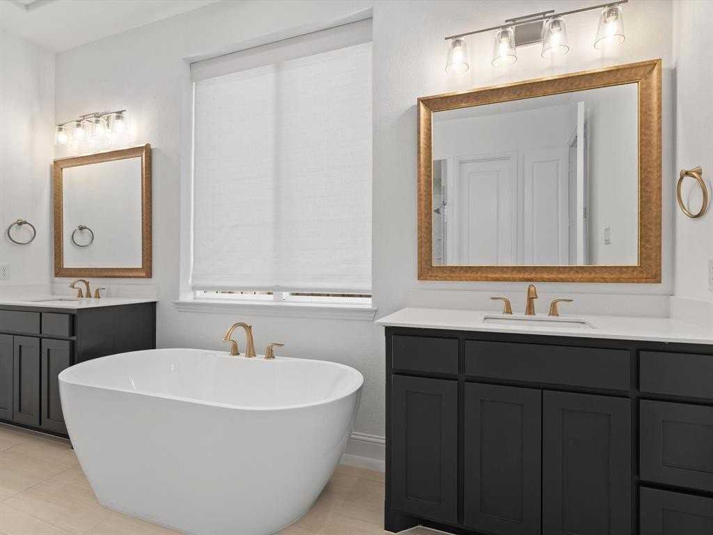 2370 Red Cedar Trl - Photo 5 of 34