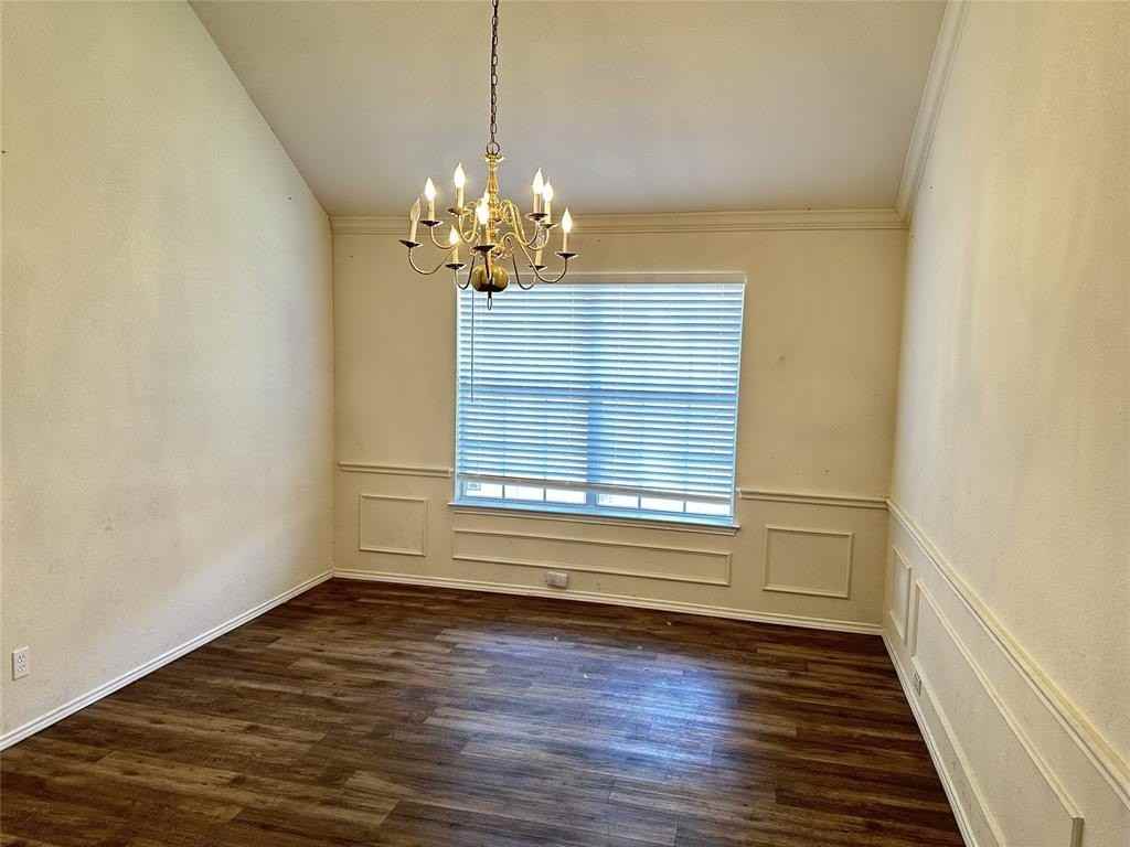 2034 Wimbledon Dr - Photo 5 of 9