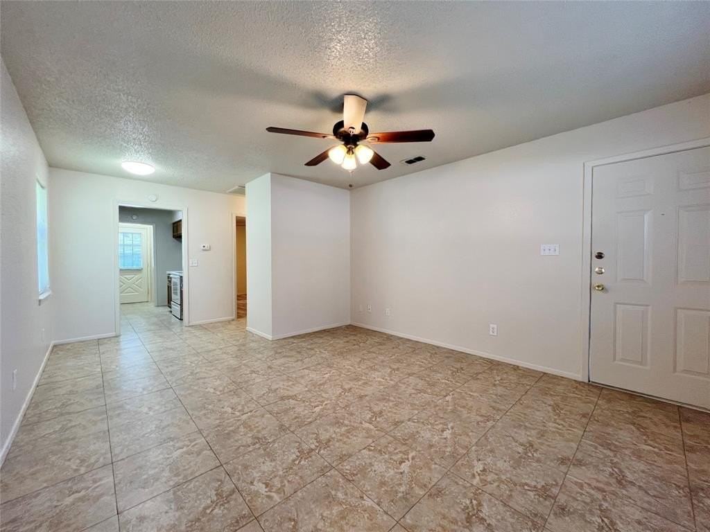 1110 S Rusk St #B - Photo 3 of 14