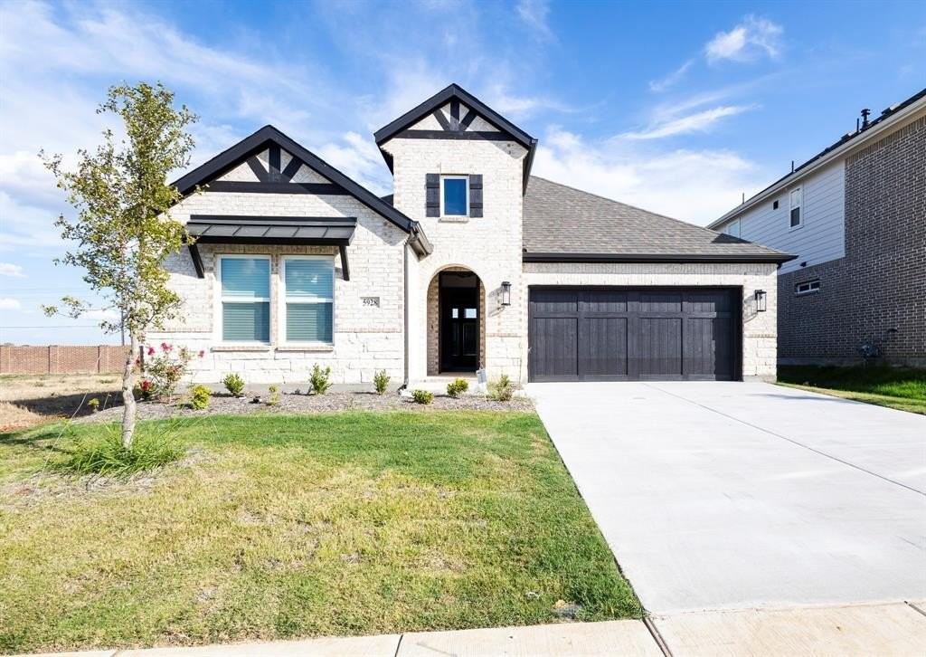 5928 Mustang Creek Ln