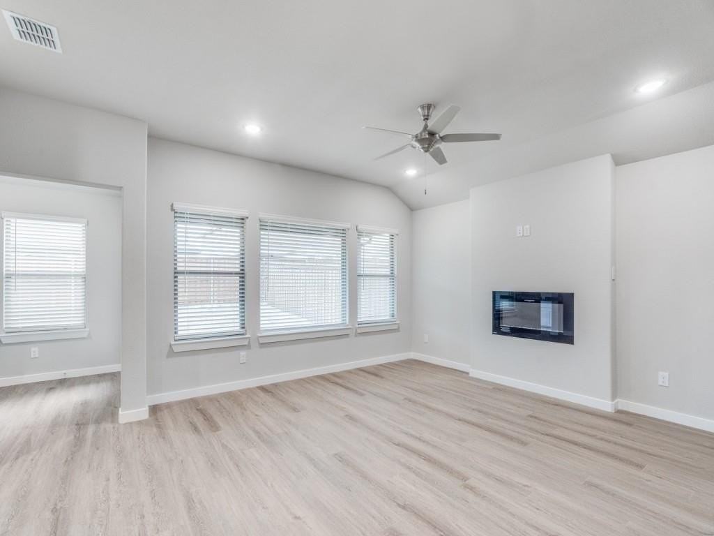 2008 Edgewater St - Photo 4 of 25