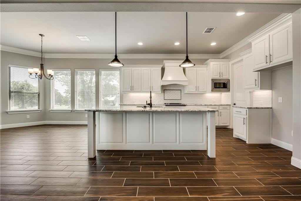 8240 Scharmel Ln - Photo 3 of 22