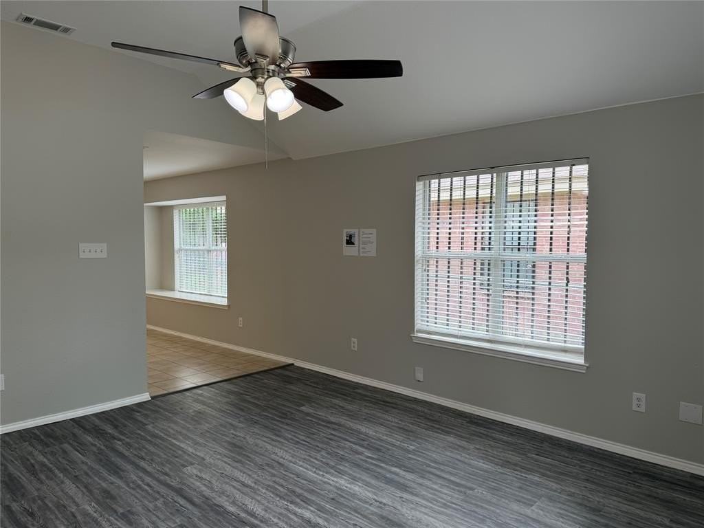 3332 Navaro St - Photo 2 of 23