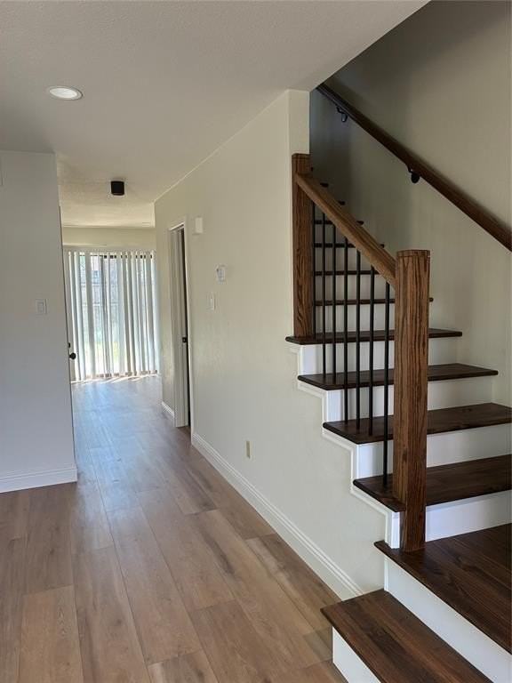 2101 Mistletoe Ave - Photo 2 of 11