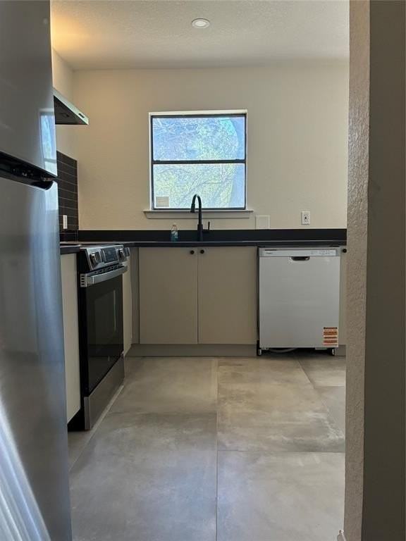 2101 Mistletoe Ave - Photo 6 of 11