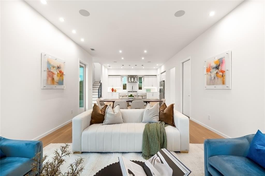 828 Mcbroom St - Photo 4 of 11