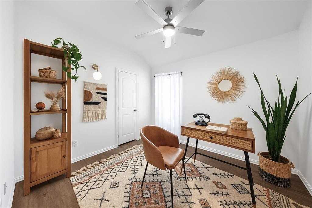 221 Woodlands Blvd - Photo 4 of 35