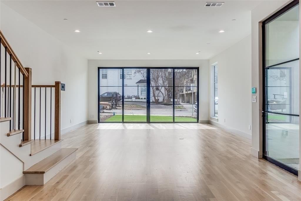 3318 Rosedale Ave - Photo 2 of 11