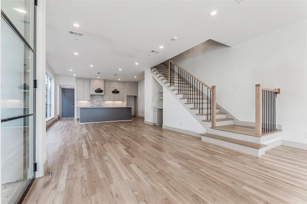 3318 Rosedale Ave - Photo 3 of 11