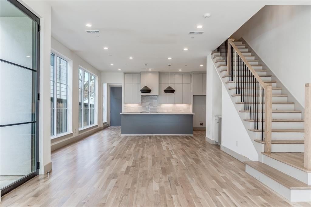 3318 Rosedale Ave - Photo 4 of 11