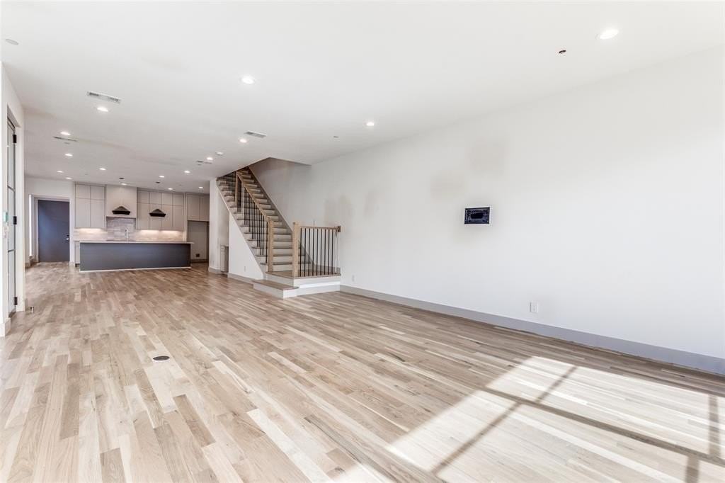 3318 Rosedale Ave - Photo 6 of 11